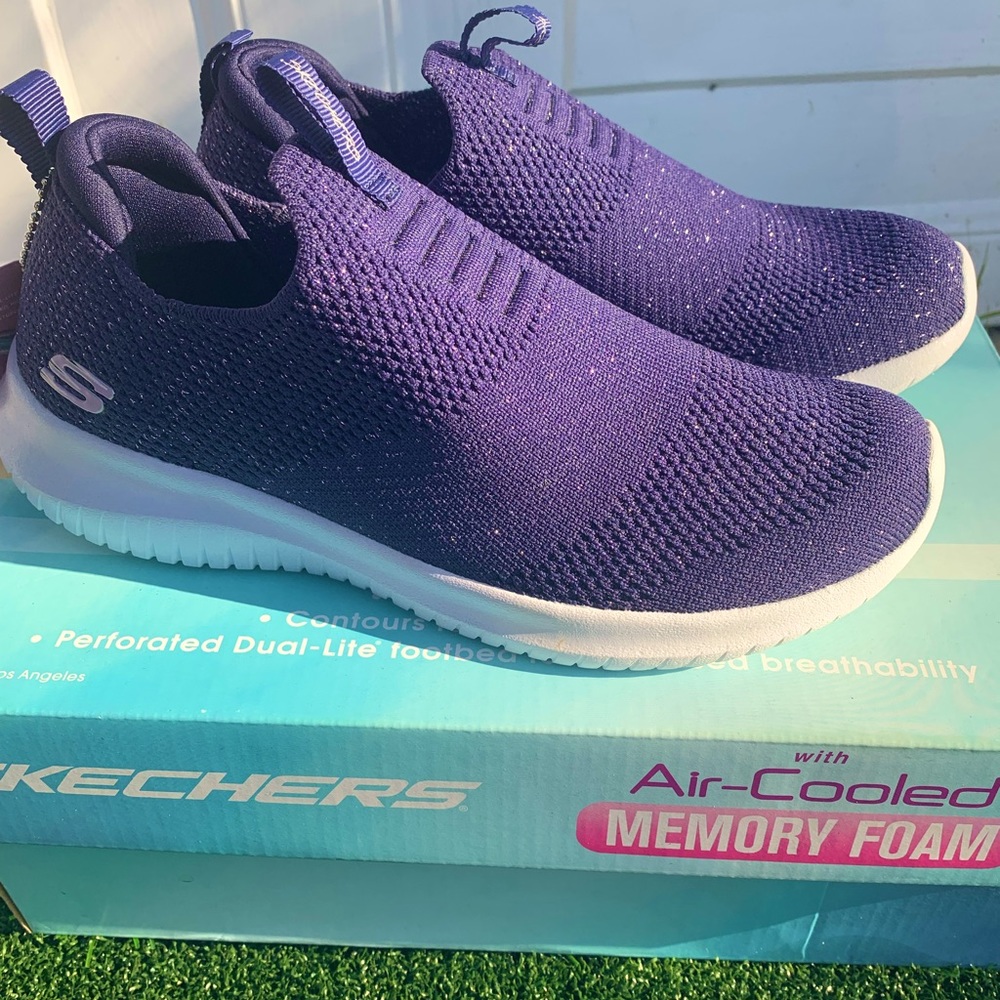Brand sketchers blue ish color size 8
